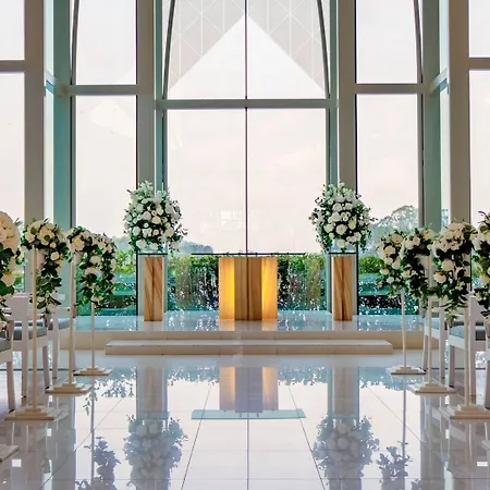 Intercontinental Sanctuary Cove Resort By Ihg-3
